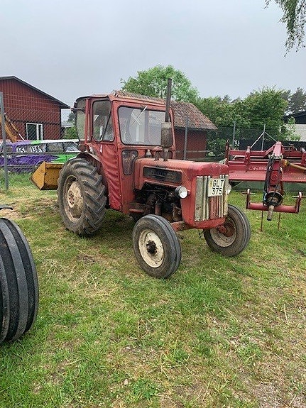 Traktor McCormick International 2 of 5