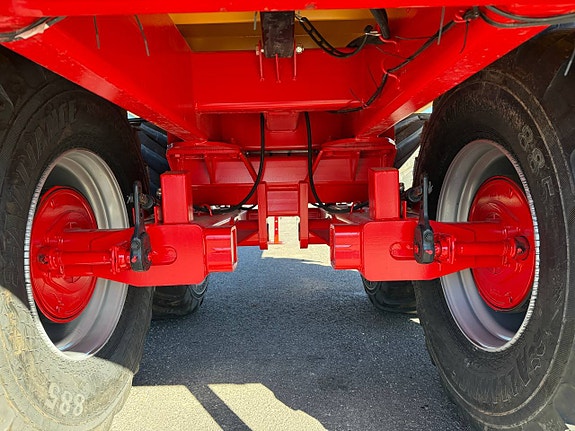 Hakarps - 26 tons ensilage kärra 710/50R26,5" växelflak 9 of 12