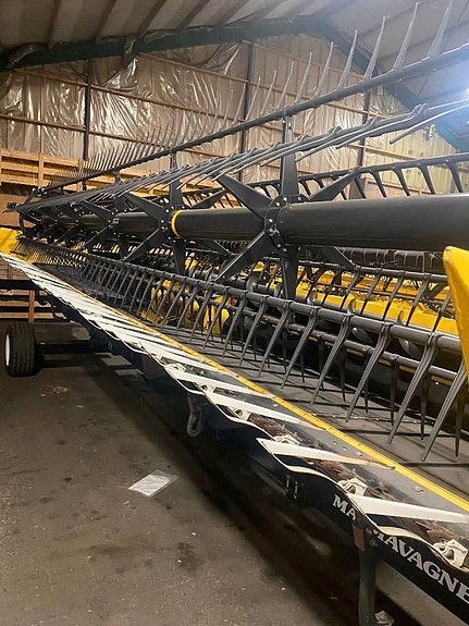 New Holland 840 CD 30 FT 2 of 5