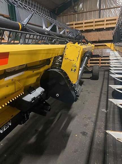 New Holland 840 CD 30 FT 3 of 5