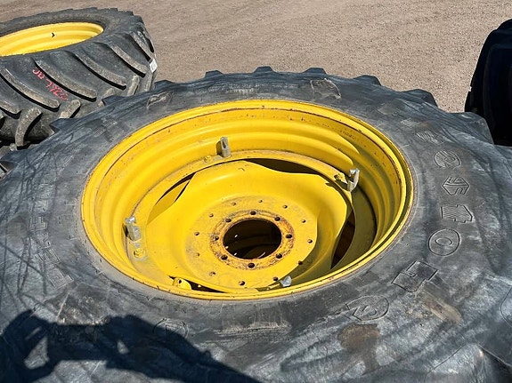 Firestone 520/85R38 till JD 6620 2 of 2
