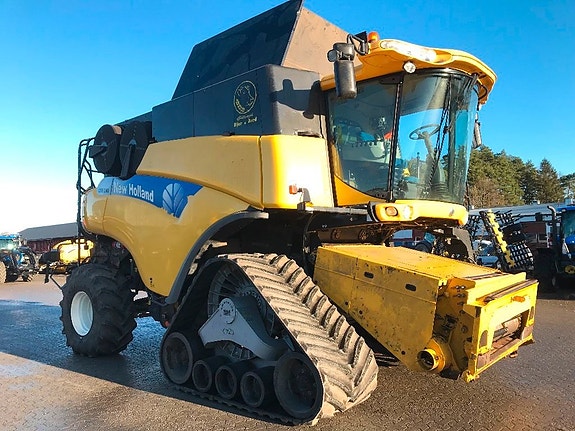 New Holland CR 9090
