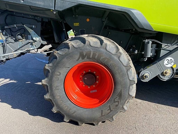 CLAAS Lexion 770 TT 7 of 13