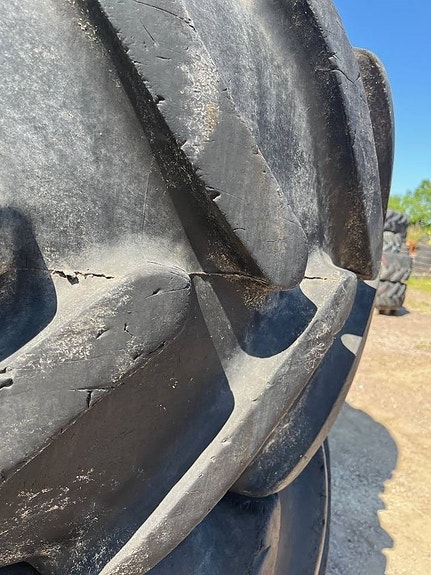 Michelin 650/65R38  540/65R28 till Case , MC Cormick 2 of 4
