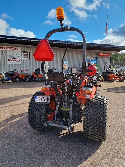 Kubota Traktor 4 of 5