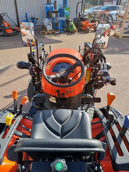 Kubota Traktor 5 of 5