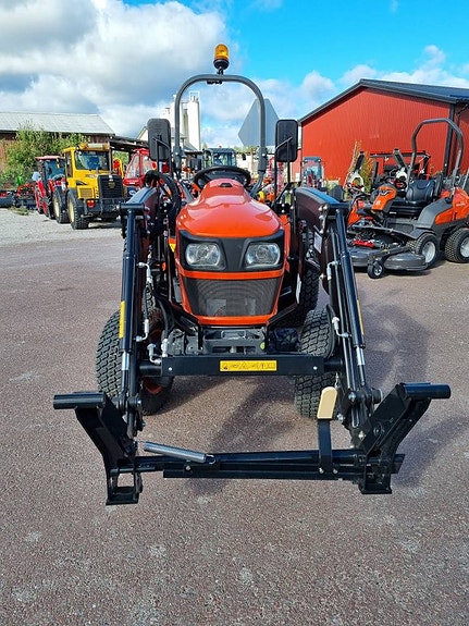 Kubota Traktor 2 of 5