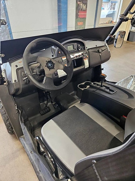 Kymco UXV700 UTV 8 of 8