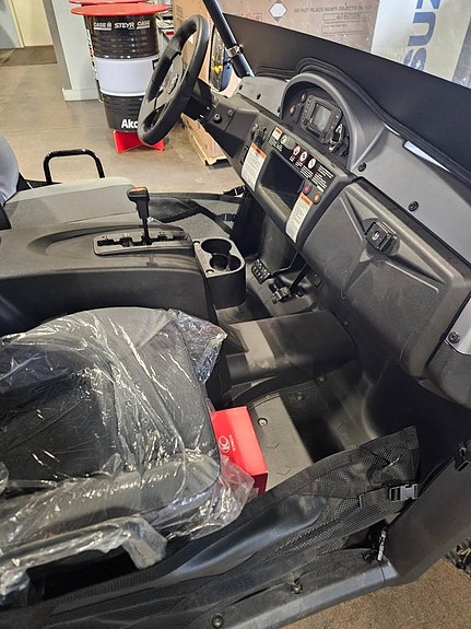 Kymco UXV700 UTV 7 of 8
