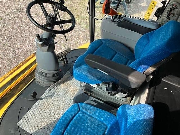 New Holland CX 8080 Elevation 5 of 5