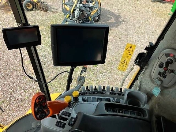 New Holland CX 8080 Elevation 6 of 19