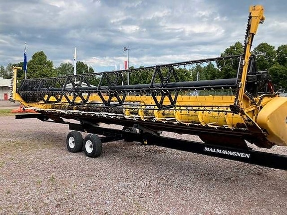 New Holland CX 8080 Elevation 18 of 19