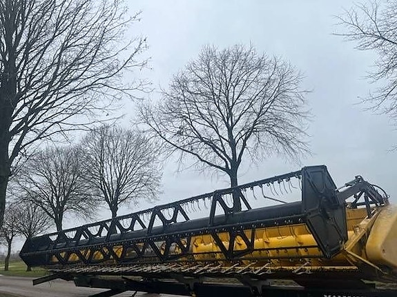 New Holland CR 9090 11 of 12