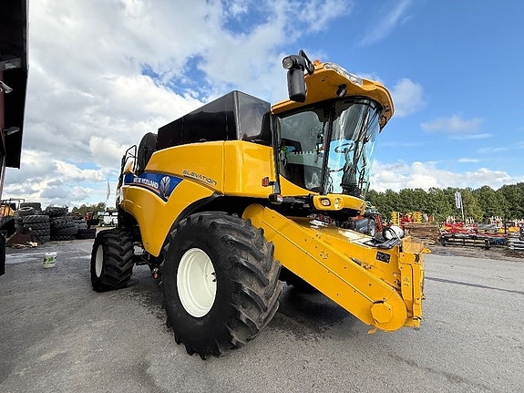 New Holland CX 8070
