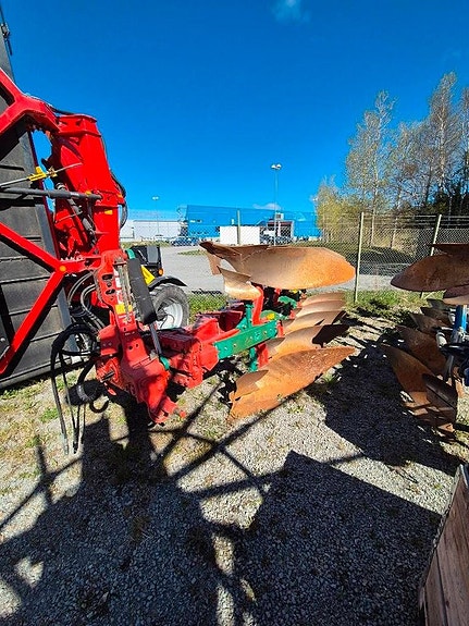 Kverneland ES-85 5-skärig växelplog. 3 of 4