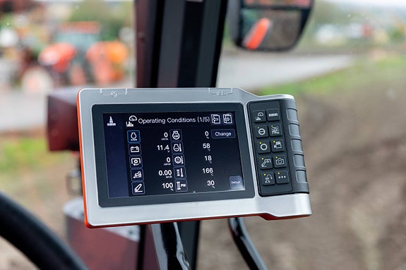 Kubota m6 121-141hk 6 of 12