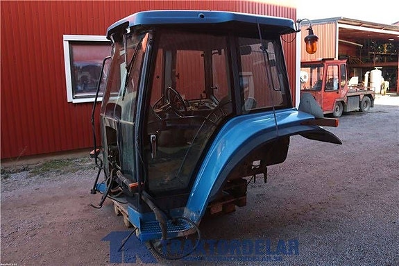 New Holland 8870 3 of 6