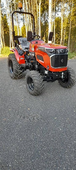 Captain Traktor Kompakttraktor 4 of 8