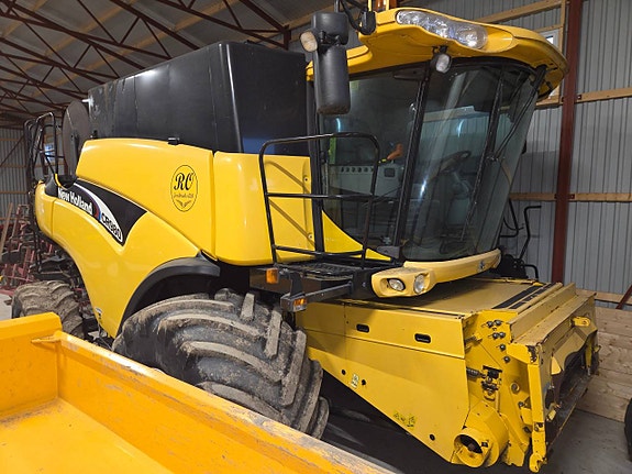 New Holland CR 980