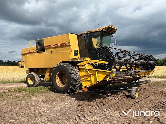 New Holland TX32