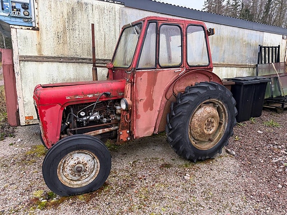 Veterantraktor Massey, 1959, diesel via auktion