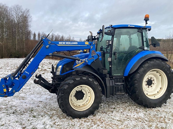 New Holland T5.85 med L+FL Endast 3600 timmar