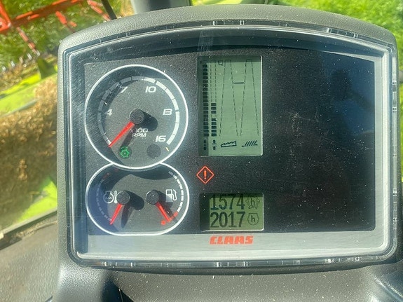CLAAS Avero 240 7 of 10