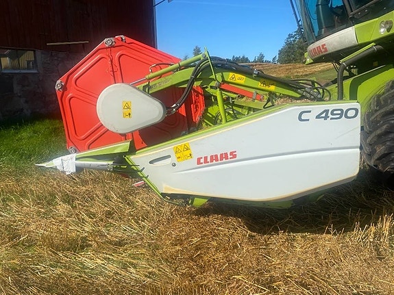 CLAAS Avero 240 2 of 5
