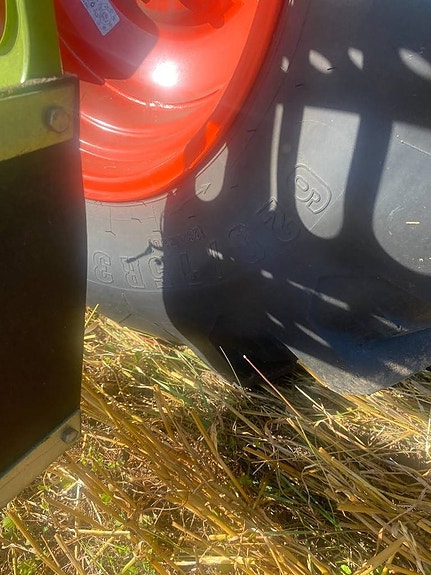 CLAAS Avero 240 8 of 10