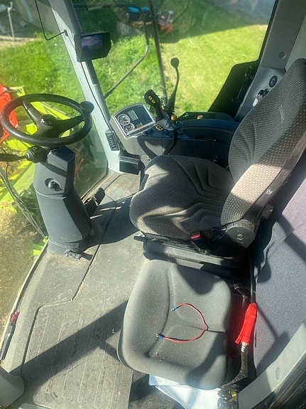 CLAAS Avero 240 6 of 10