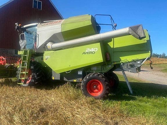 CLAAS Avero 240 3 of 5