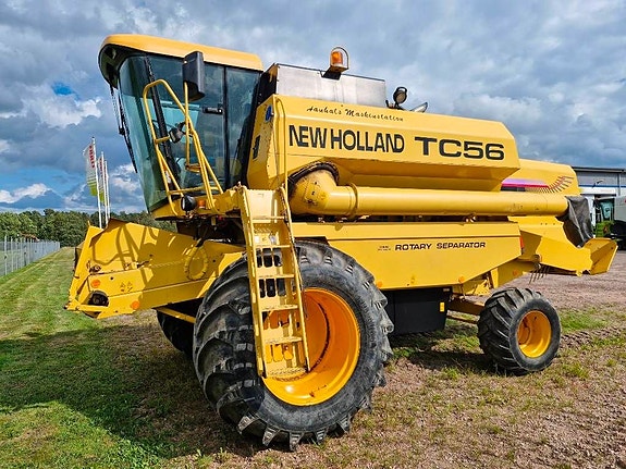 New Holland TC 56 Rotary Separator