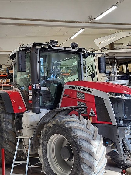 Massey Ferguson 8S Exclusive 265 hk Dyna 7 /Endast ca 5000 h 3 of 3