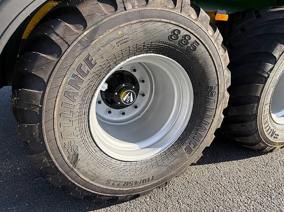 Hakarps - 20 tons ensilagekärra 710/45R22,5" 38m3 GUL / GRÖN 11 of 12