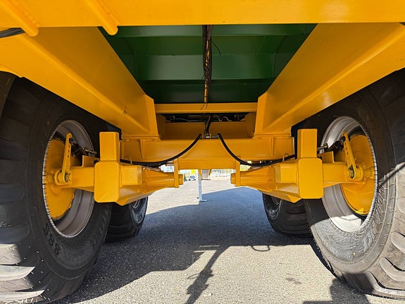Hakarps - 20 tons ensilagekärra 710/45R22,5" 38m3 GUL / GRÖN 10 of 12