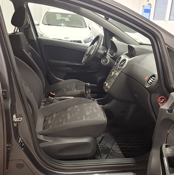 Opel Corsa 12 of 18