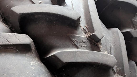 Traktordäck 13,6R38, 14,9/38 , 15,5-38, 18,4/15-38, 16,9-34