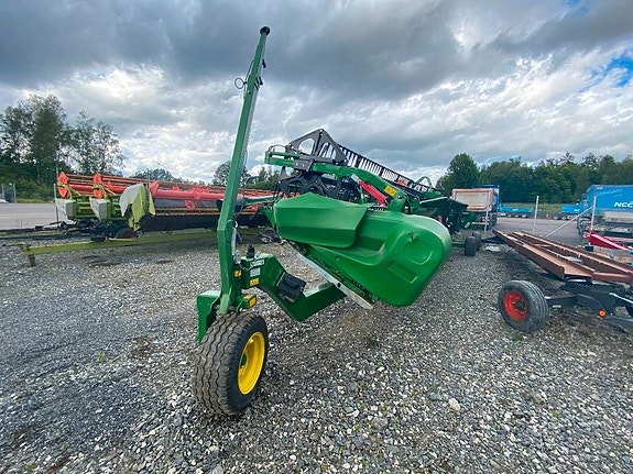 John Deere S790i 10 of 14