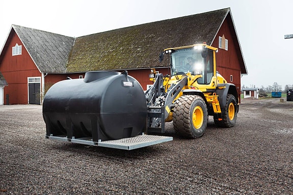 Uthyres Älvestad-Tanken vattentank 5000 liter på ramverk