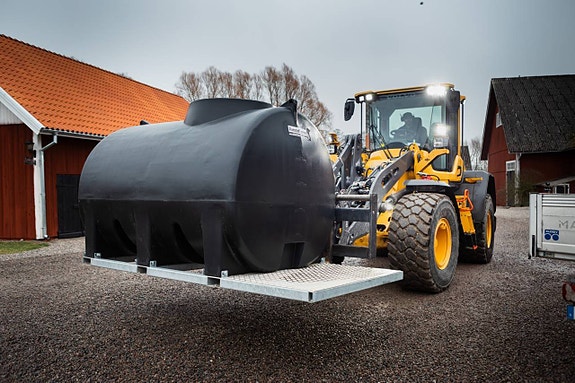 Uthyres Älvestad-Tanken vattentank 5000 liter på ramverk 2 of 2