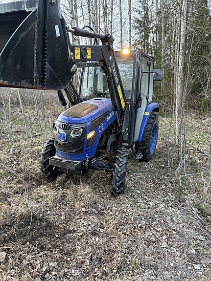 traktor 4w klipp 4 of 12