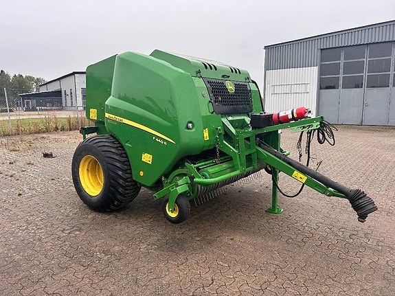 John Deere F 440
