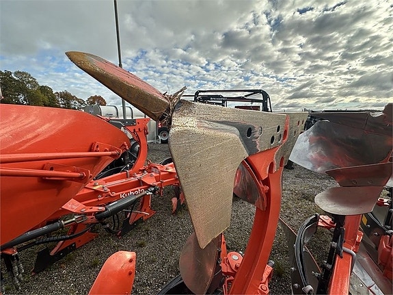 Kubota RM 3005 V Demo 10 of 13