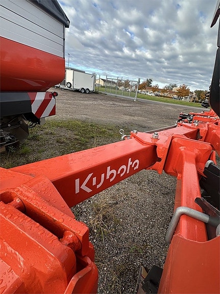 Kubota RM 3005 V Demo 9 of 13