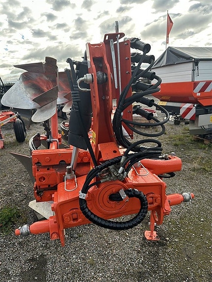 Kubota RM 3005 V Demo 3 of 13