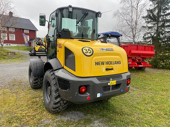 New Holland W70 3 of 4