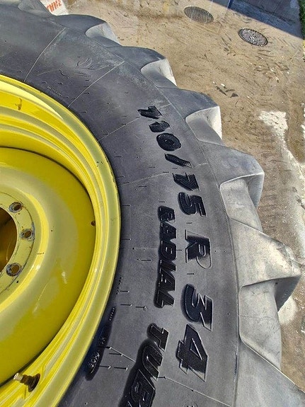 Michelin MegaXbib 710/75-R34 5 of 8