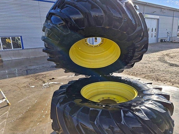 Michelin MegaXbib 710/75-R34 6 of 8