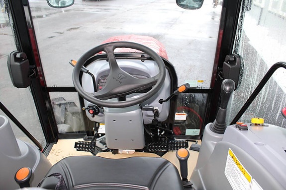 Traktor TYM 5025C 48 hk, Steg5, 4WD 7 of 11