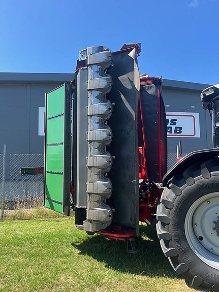 Massey Ferguson Butterfly 9314 samt Kverneland 3332 front